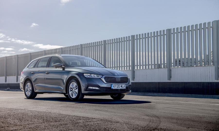  Skoda Octavia Estate 2020 года  (UK) (фото 7 из 42)